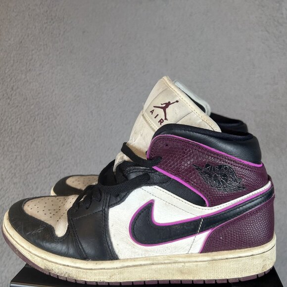 Nike Wmns Air Jordan 1 Mid SE 'Bordeaux' FQ7818-101 Size 8.5 Sneakers - Picture 3 of 6